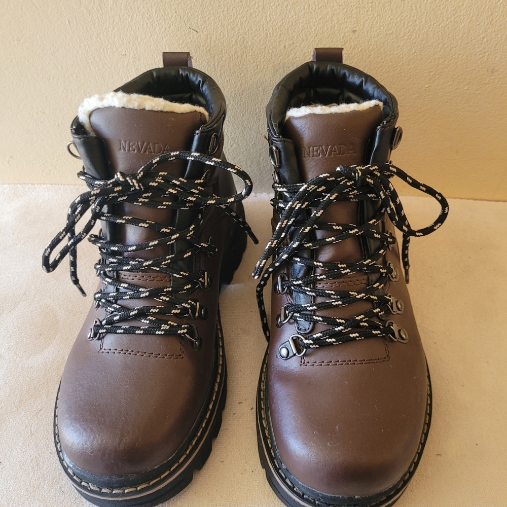 Nevada Thermolite Hike Boots Size 5 M Brown Waterproof